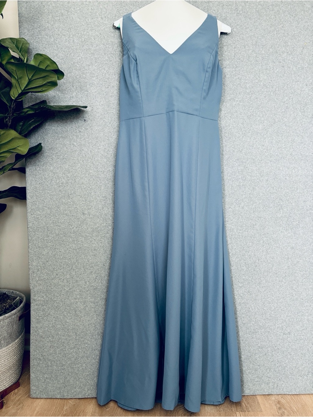 Bella V-Neck Floor-Length Women Formal Dress Lakespur Blue 20W